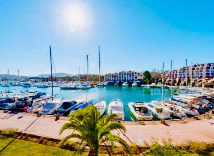 Petit Cocon Magnifique Vue Sur Marina Dans Le Golfe De Saint Tropez Apartman Cogolin Kültér fotó